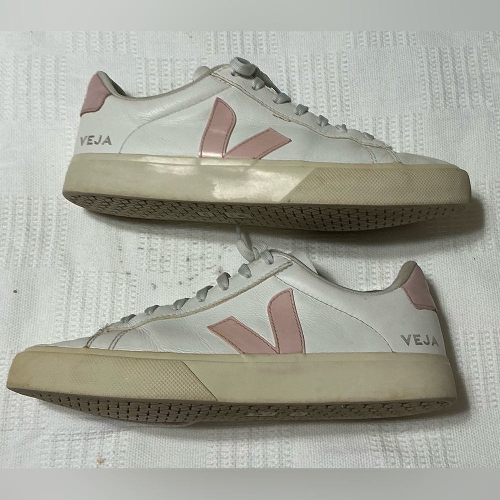 Veja Campo Leather Sneakers for Women, size 9 - Picture 7 of 13
